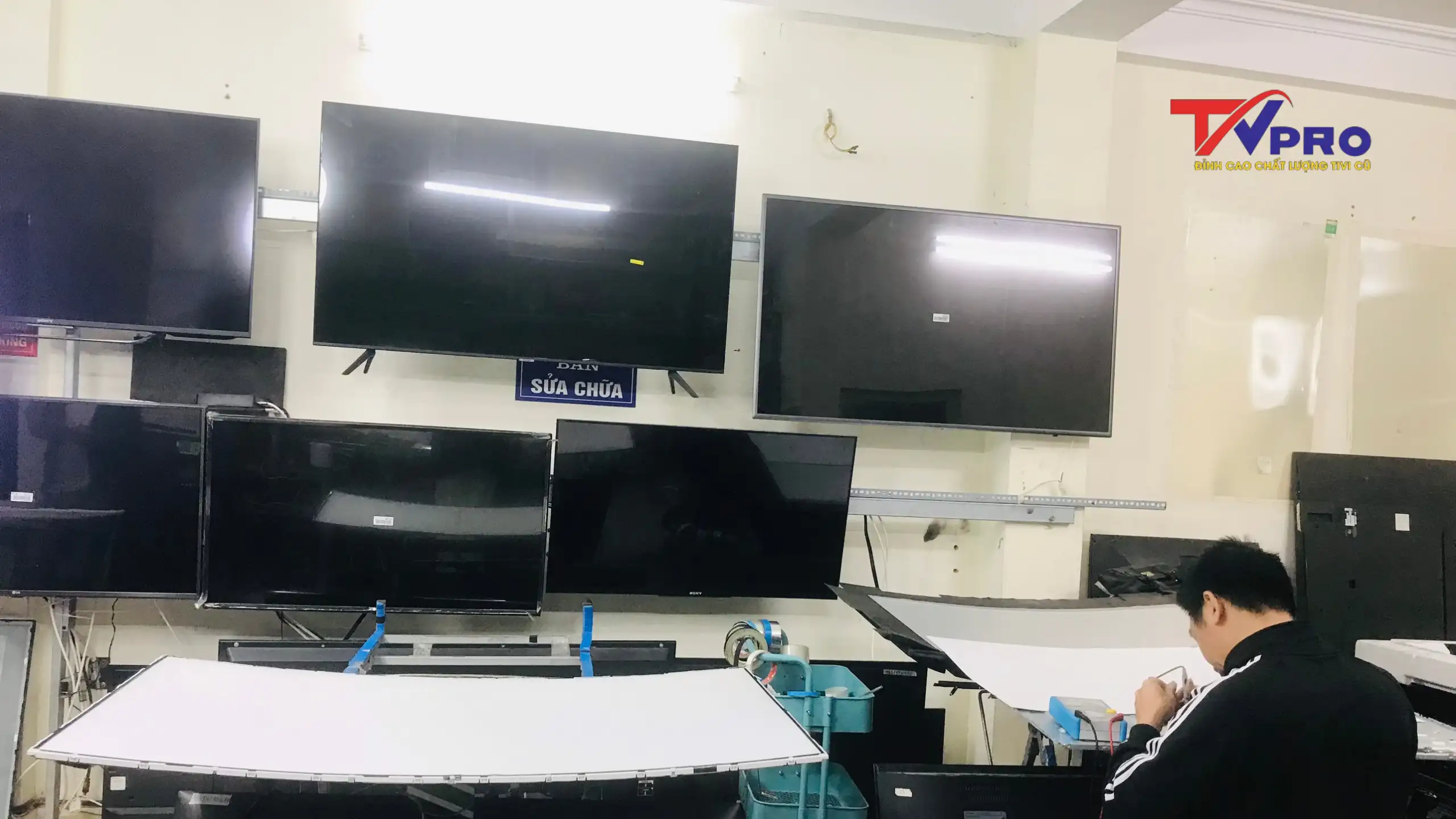 Qúa trình hoàn thiện tivi lướt
